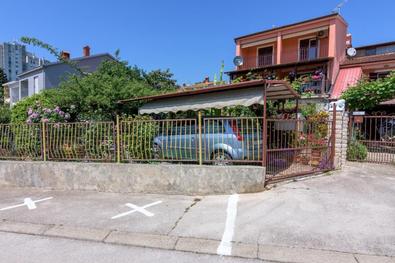 Apartments With A Parking Space Pula - 16053 Buitenkant foto